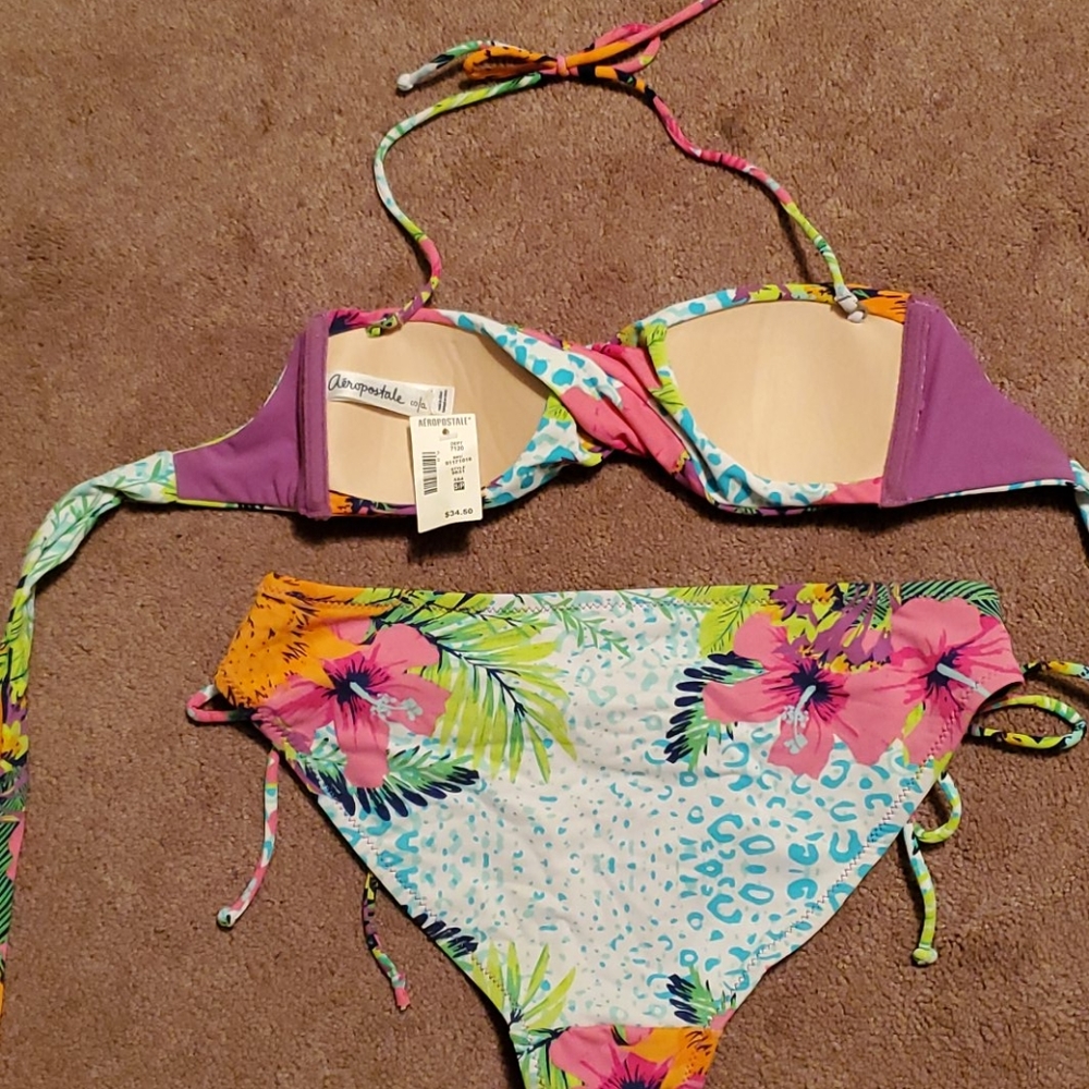 Aeropostale - Picture 4 of 4